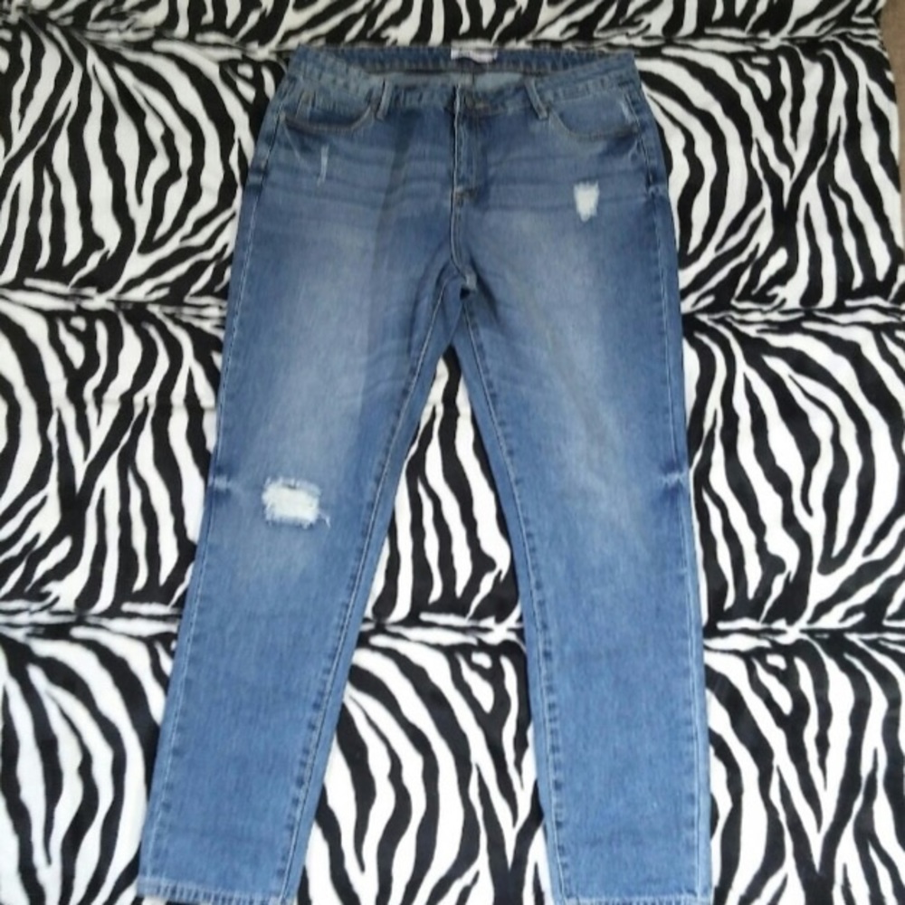 Justfab Sz. 31 Distressed Jeans - Picture 1 of 6